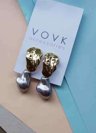 Стильні сережки з великою перлиною тренд сезону від vovk accessories1 фото