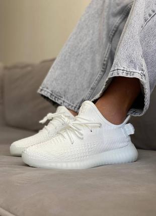 Прекрасные женские кроссовки adidas yeezy boost 350 идеально белые молочные1 фото