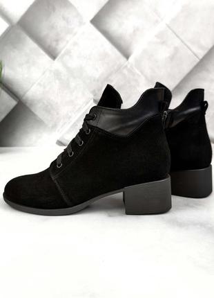 Женские замшевые ботинки на небольшом каблуке7 фото
