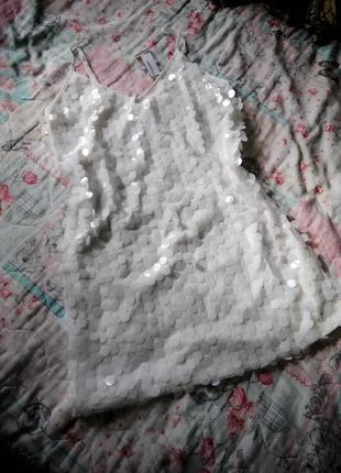 Шикарное нарядное белое платье переливающимися чешуйками1 фото