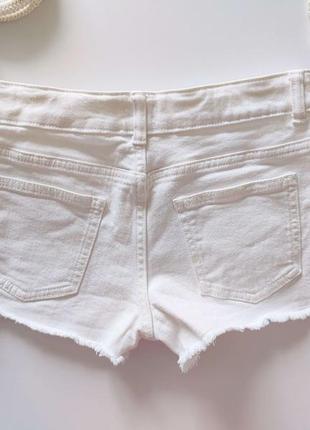 Белые джинсовые шорты  артикул: 114474 фото