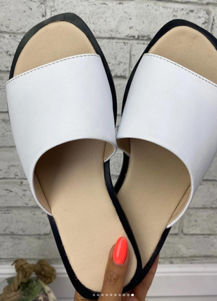 Жіночі шкіряні шльопанці різні забарвлення