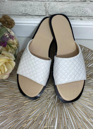 Жіночі шкіряні шльопанці різні забарвлення