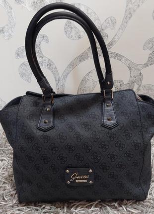 Женская сумка от известного бренда guess.