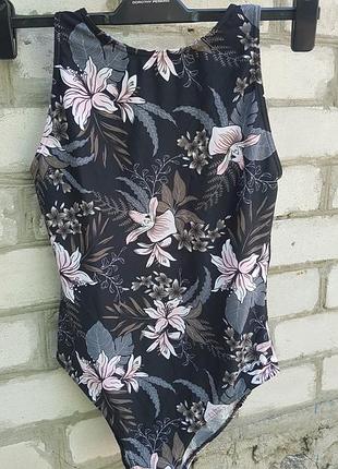 Красивий купальник принт квітковий zoggs