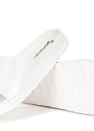 Модні, комфортні жіночі шльопанці від sanipur