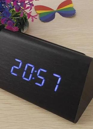 Настольные часы с будильником от сети с синей подсветкой/датчиком темп/дата в виде дерев.бруска