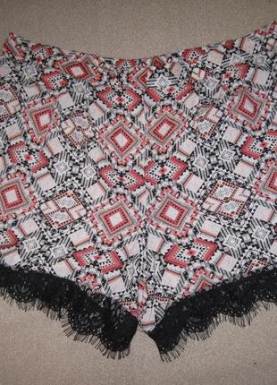 Вискозные шорты с кружевом папайа р-р14