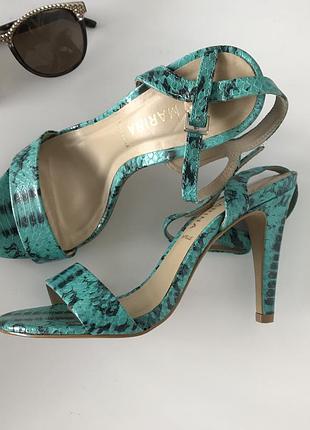 Босоніжки шкіряні бренду san marina