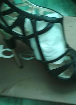 Шкіряні брендові босоніжки bebe 35 розмір