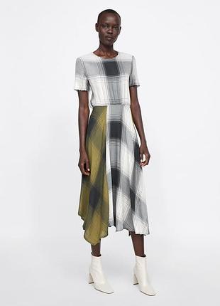 Повседневное комбинированное платье – миди в клетку patchwork от zara из свежих коллекций как новое