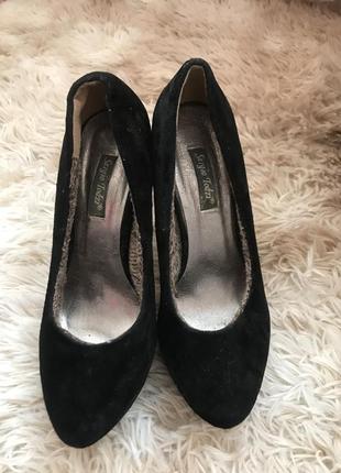 Замшеві туфлі