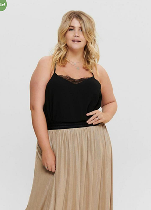 Очень красивая шифоновая маечка с кружевом only