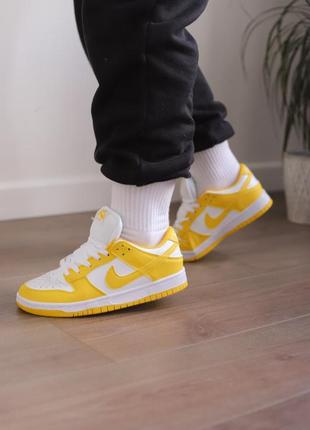 Nike sb dunk low yellow/white жіночі жовті кросівки найк аїр джордан5 фото