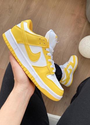 Nike sb dunk low yellow/white жіночі жовті кросівки найк аїр джордан8 фото