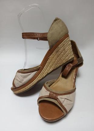 Yessica босоніжки жіночі на танкетці.брендове взуття stock