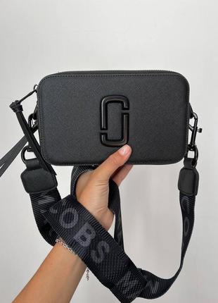 Marc jacobs snapshot total black logo трендова чорна жіноча розкішна сумочка марк джейкобс тренд сумка чорна на ремінці