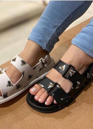 Сандалии melissa