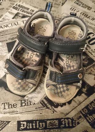 Босоножки plato