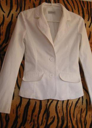 Пиджак женский"clockhouse"р.10,55%лен,45%вискоза.