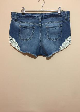 Шорты с кружевом asos low rise denim shorts with lace trim6 фото