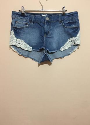 Шорты с кружевом asos low rise denim shorts with lace trim5 фото