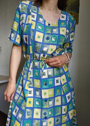 Вінтажна сукня сорочка на гудзиках з поясом принт абстракція гиометрия синє зелене блакитне ретро довге міді m віскоза