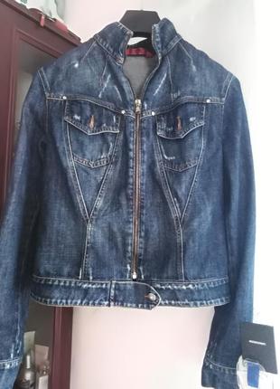 Жіноча джинсова куртка