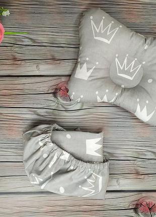 Простынь на резинке и подушечка