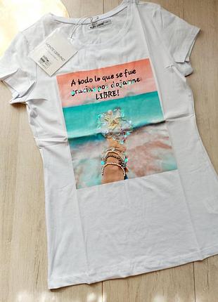 Футболка прикрашена намистом (гортайте. фото)