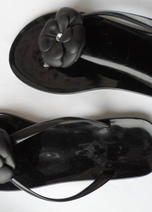 Шльопанці розмір 38