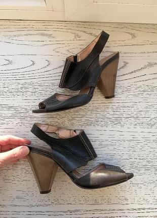 Шкіряні, жіночі босоніжки