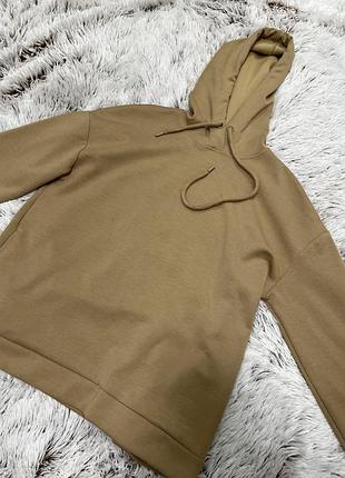 Красивое худи песочного цвета