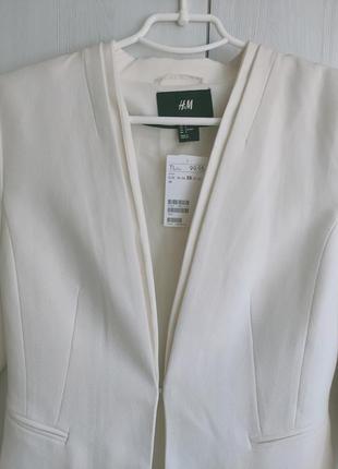Новый пиджак h&m размер м. цена 590 грн.
оригинал с официального сайта.новый с бирками3 фото