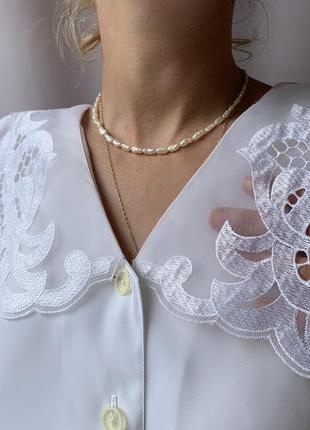 Вінтажна жіноча блуза з ажурним коміром