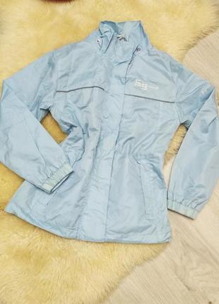 Фірмова вітровка