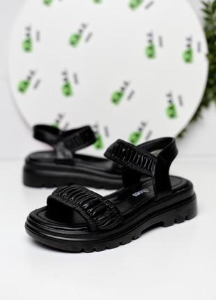 Босоніжки чорні (33,36)