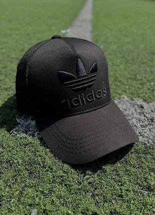 Кепка з логотипом adidas чорна