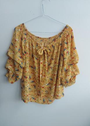Блуза в дрібну квіточку з красивим рукавом4 фото