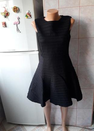 Шикарное черное бандажное платье