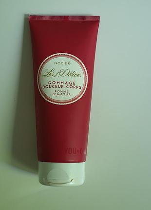 Скраб для тіла gommage doux pour le corps pomme d'amour