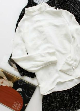 Красива біла блуза з гс