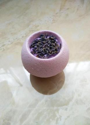 Лавандова бомбочка з молочним праліне, гейзер