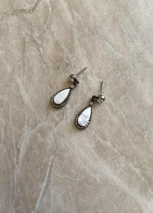 Невеликі білі сережки сережки з камінням сережки гвоздики accessorize