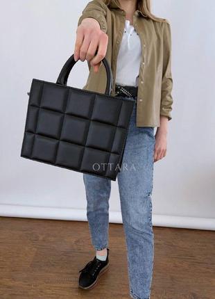 Жіноча стильна сумка чорна, жіноча каркасна сумка стьобана чорна