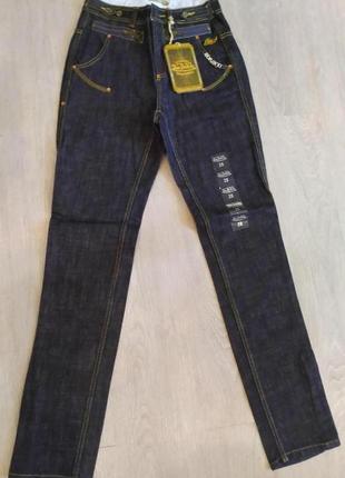 Оригінальні стильні джинси von dutch. розмір 28