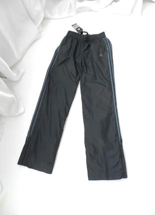 Штаны болонь. отличного качества на подкладке . штаны очень маломерят, размер s на попу максимум 83