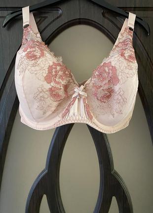 Шикарний, ніжно рожевий, бюстгальтер ажурний, на велику груди