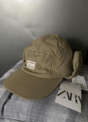 Кепка с утеплителем для ушей zara