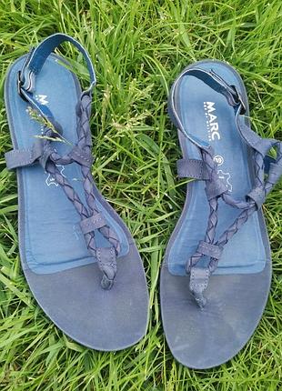 Гарні шкіряні босоніжки marc art of walking